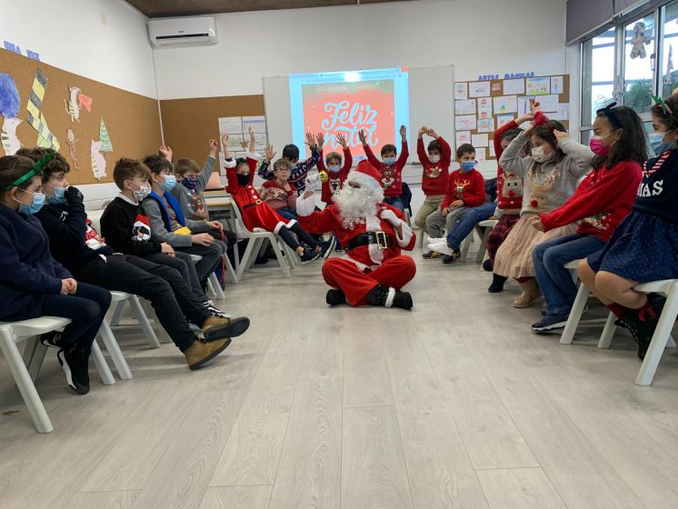 Col&eacute;gio Leonardo da Vinci celebrou o Natal com visita do Pai Natal